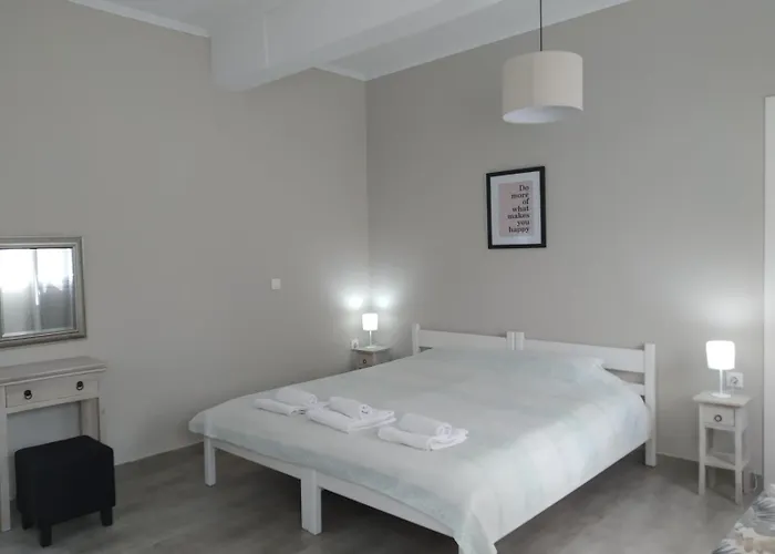 Trousas Apartments