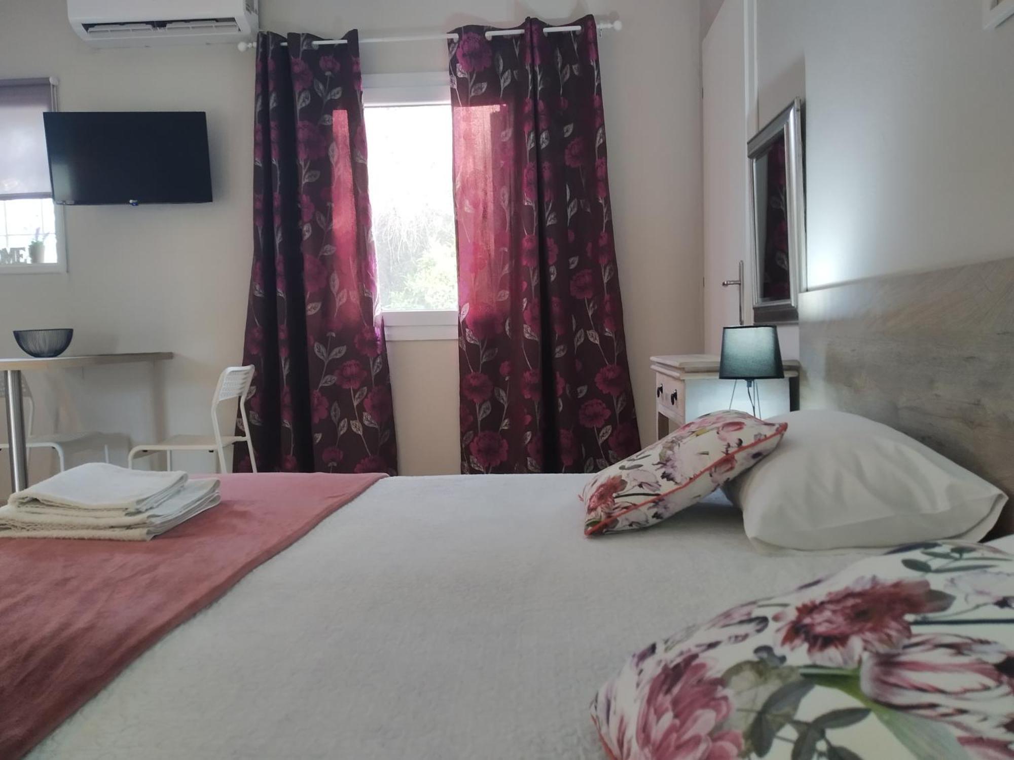 Apartment Trousas *