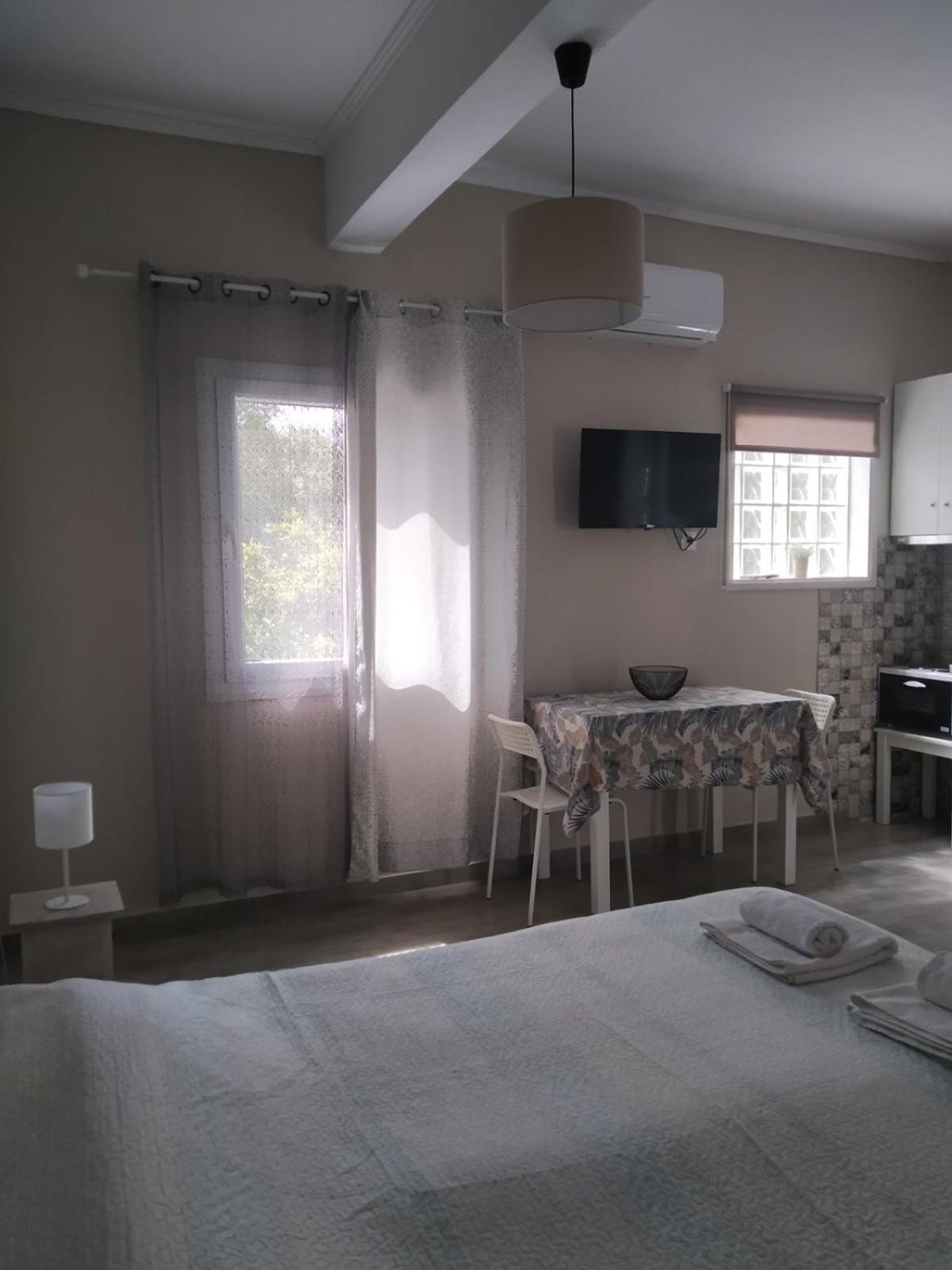 Trousas Apartment Roda (Corfu)