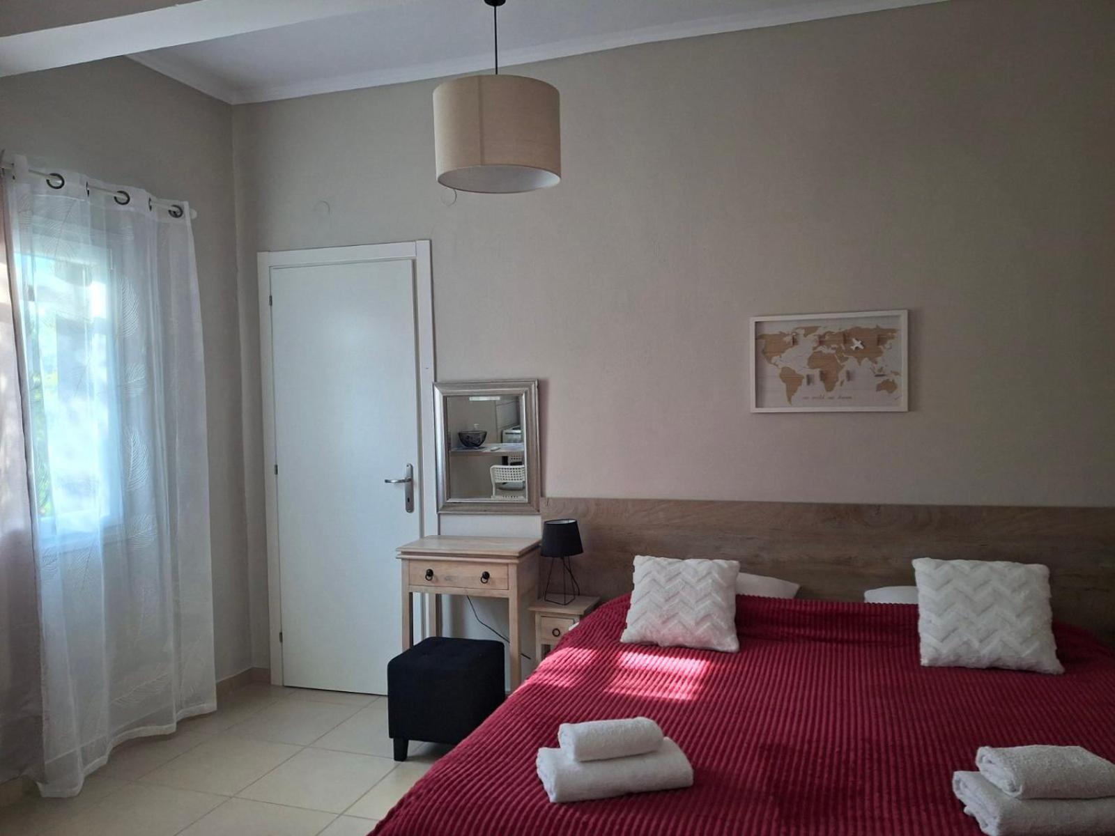Trousas * Roda (Corfu)